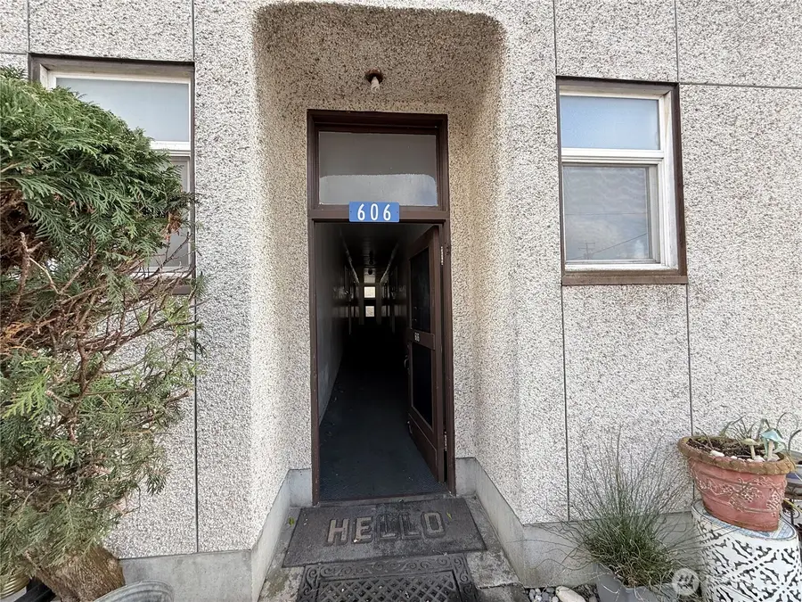 606 Greenleaf Avenue, Burlington, WA 98233 - #2