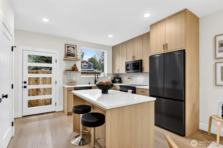 11013 Goodwin Way Ne, Seattle, WA 98125 - #3