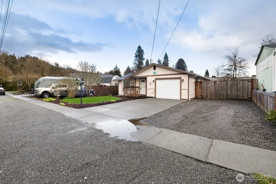 506 Train Street Se, Orting, WA 98360 - #3
