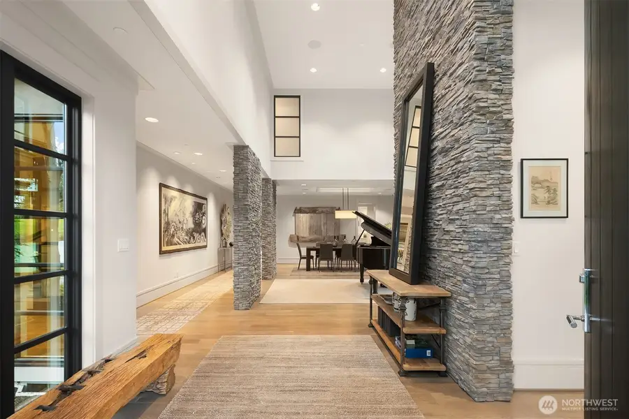 9036 NE 26th Street, Clyde Hill, WA 98004 - #2