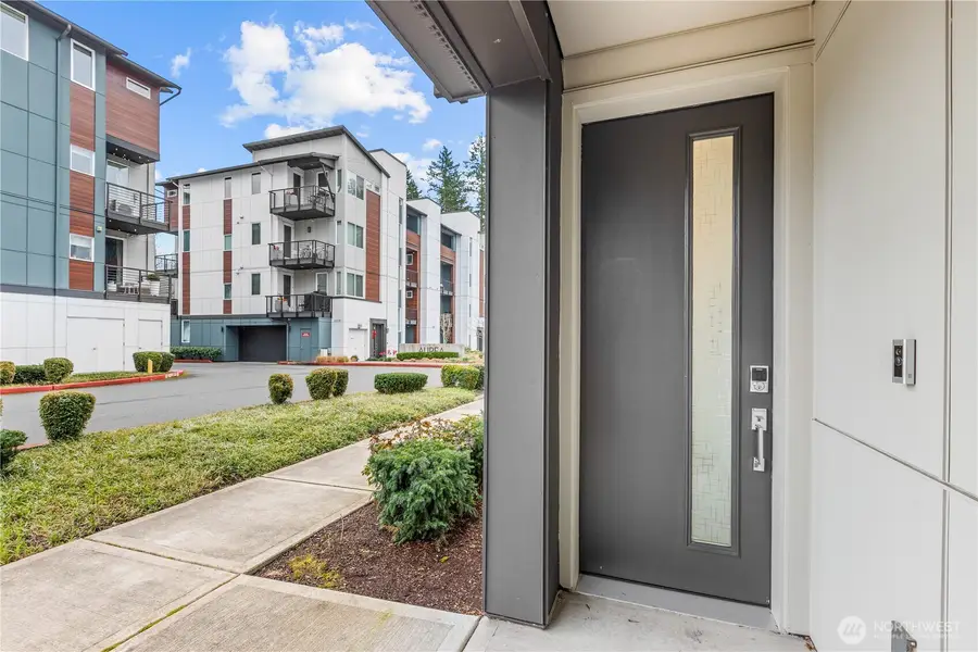 23103 NE 8th St #E1, Sammamish, WA 98074 - #3