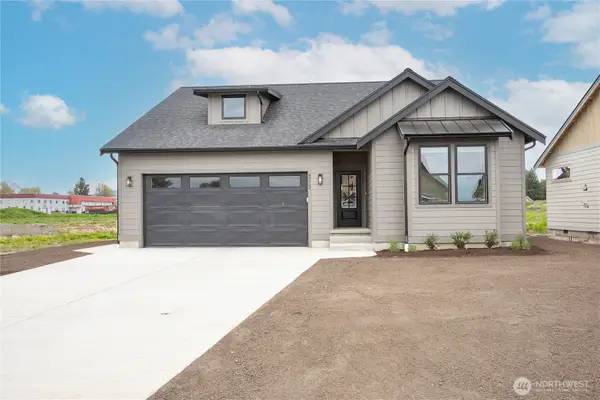 313 W 3rd Street, Everson, WA 98247