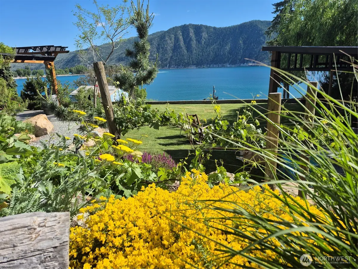 337 Boetzkes Avenue, Manson, WA 98831 - #1