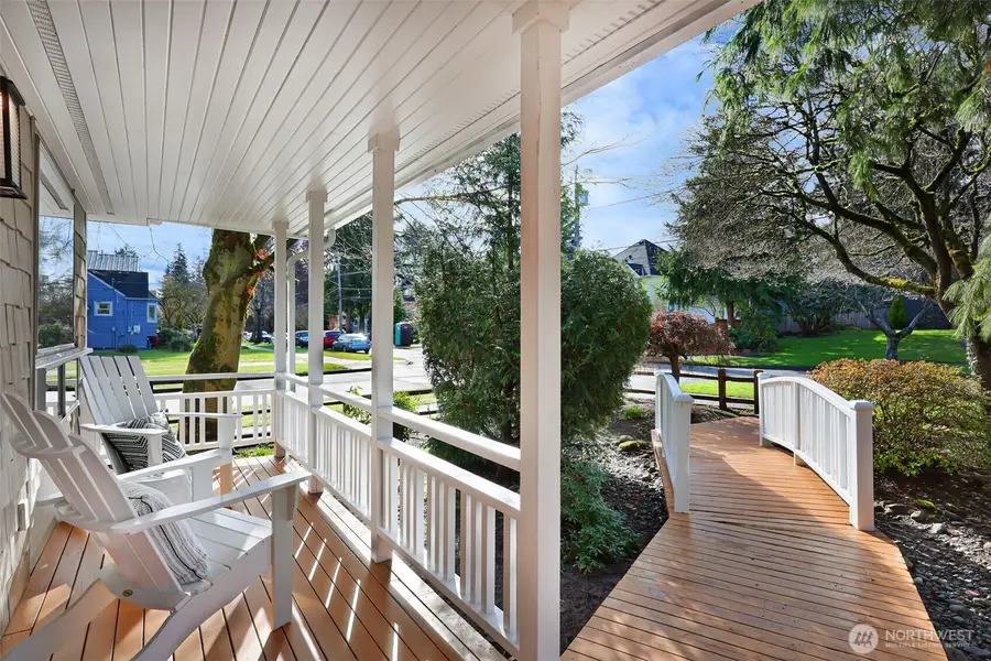 7302 33rd Avenue Ne, Seattle, WA 98115 - #3