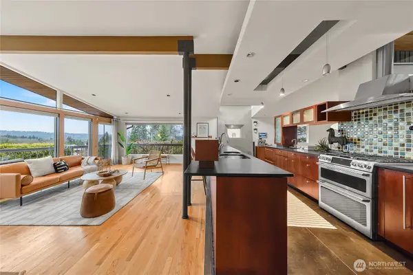 12857 Se 45th Pl, Bellevue, WA 98006