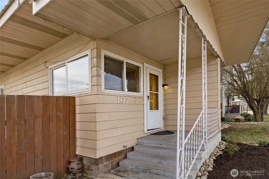 107 W 2nd Street, Cle Elum, WA 98922 - #3