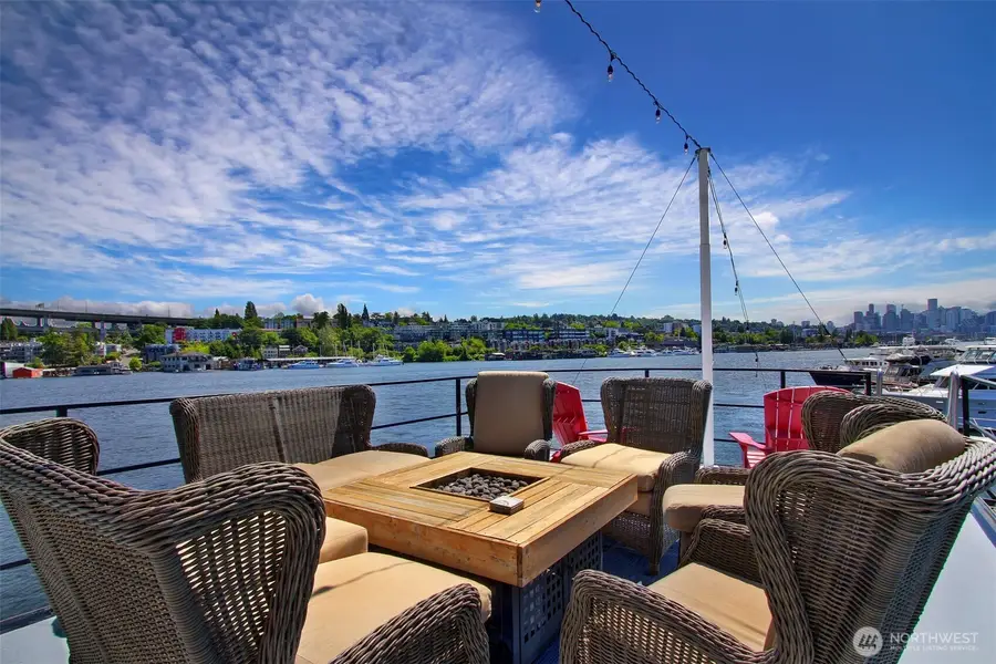 2401 N Northlake Way #B13, Seattle, WA 98103 - #3