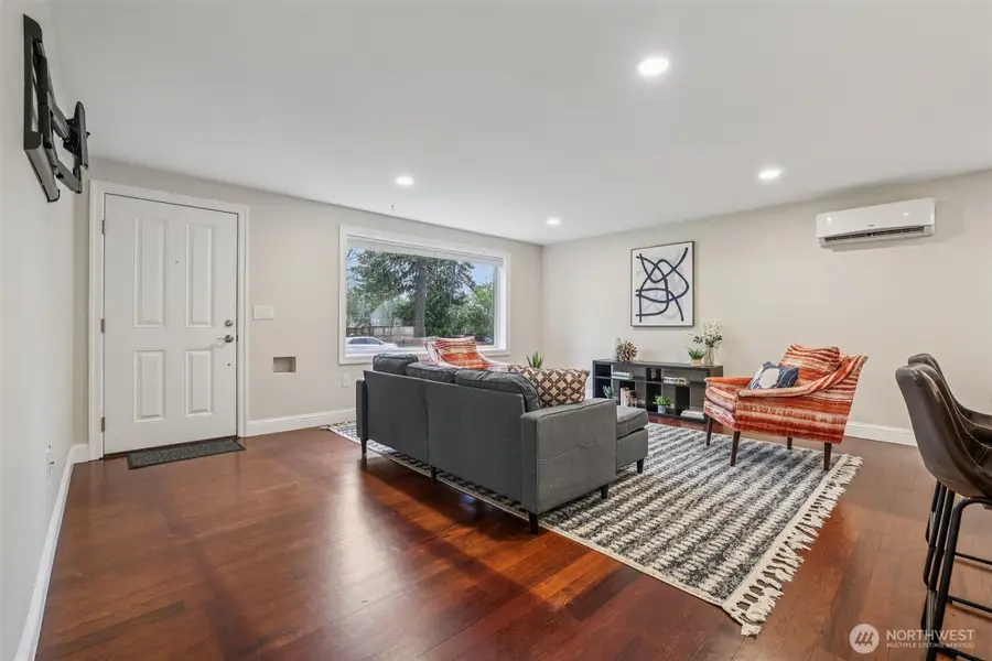 4027 48th Avenue Sw, Seattle, WA 98116 - #3