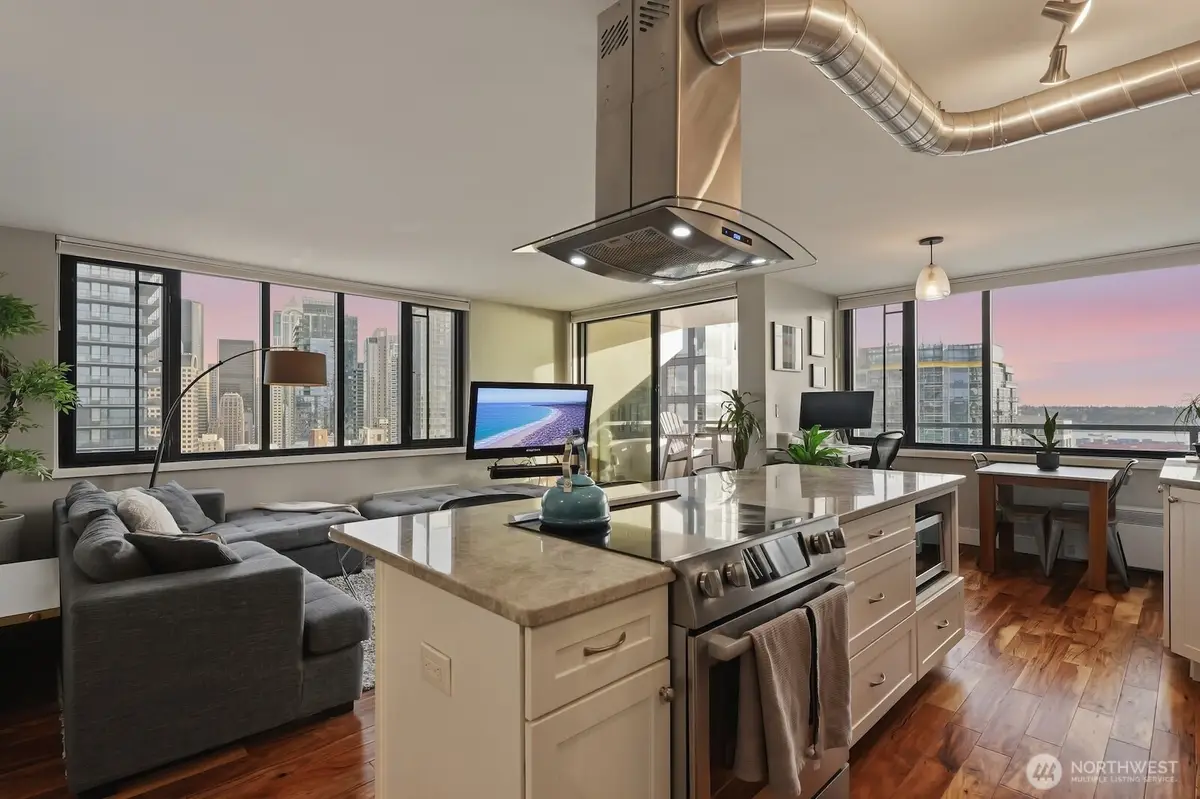 2100 3rd Avenue #2601, Seattle, WA 98121 - #1