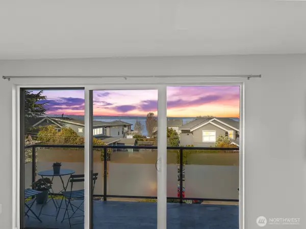 300 2nd Avenue N #2E, Edmonds, WA 98020