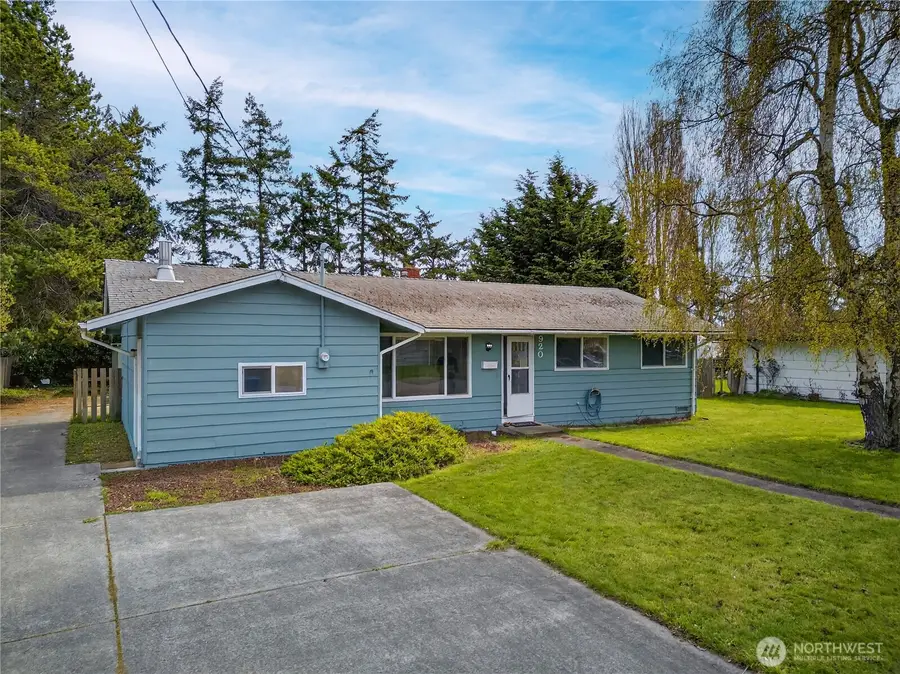 920 SW Bowmer St, Oak Harbor, WA 98277 - #2