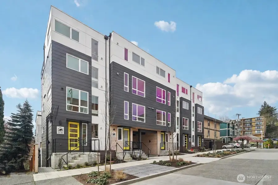 517 Howe Street #B, Seattle, WA 98109 - #2