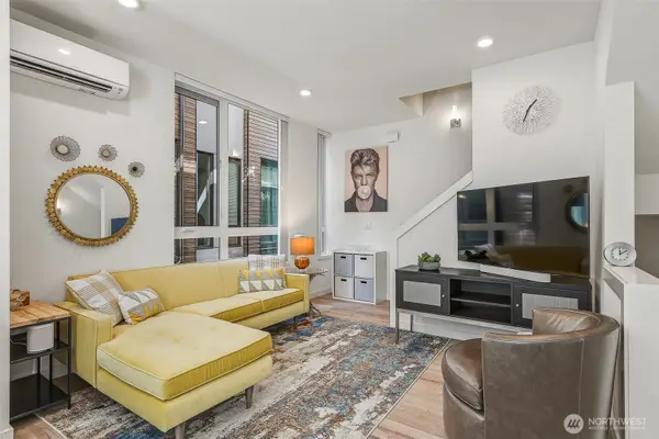 6313 9th Avenue Ne #A, Seattle, WA 98115