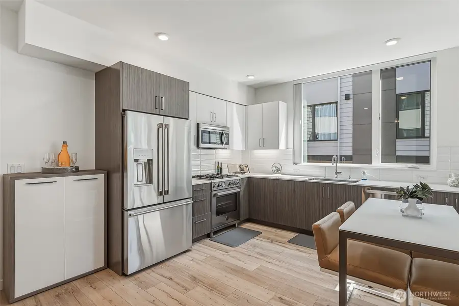 6313 9th Avenue Ne #A, Seattle, WA 98115 - #3