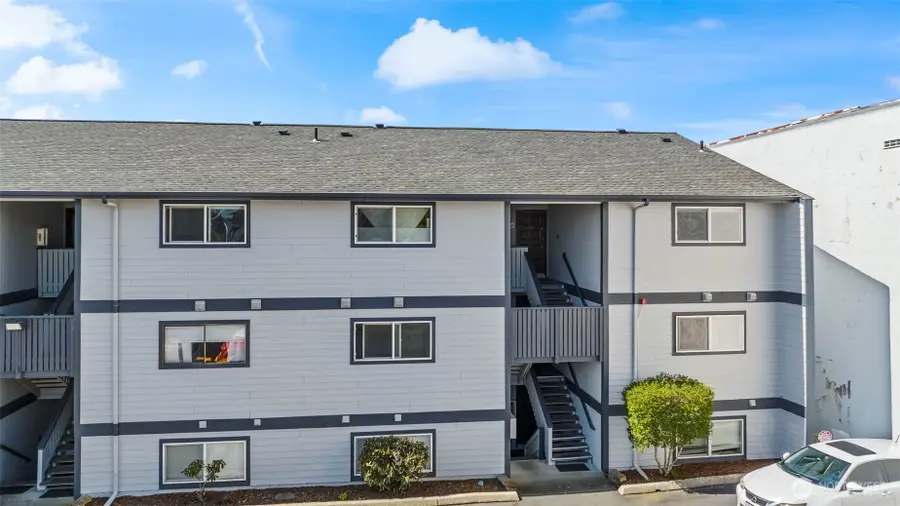 1010 Perry Avenue #305, Bremerton, WA 98310 - #2