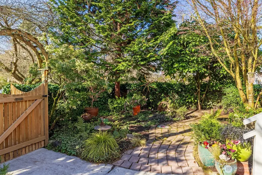 2332 45th Avenue Sw, Seattle, WA 98116 - #3