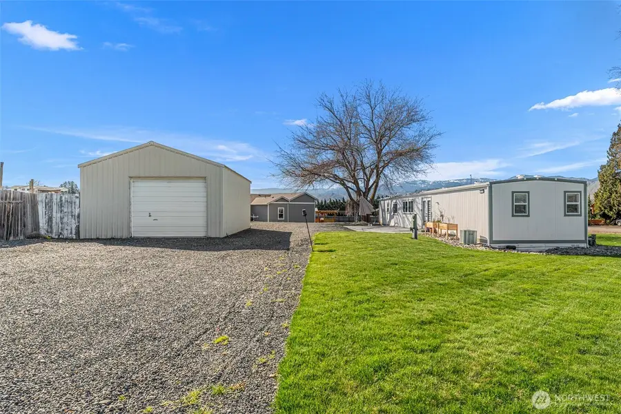 420 30th Street Nw, East Wenatchee, WA 98802 - #2