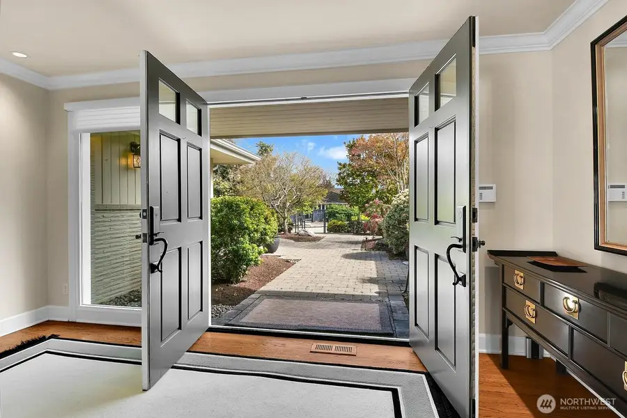 2209 38th Place E, Seattle, WA 98112 - #2