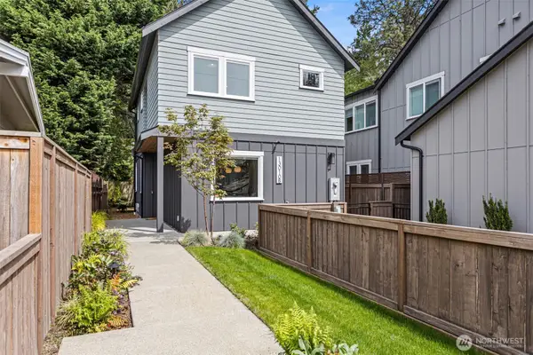 13010 NE 113th Street #2, Kirkland, WA 98033