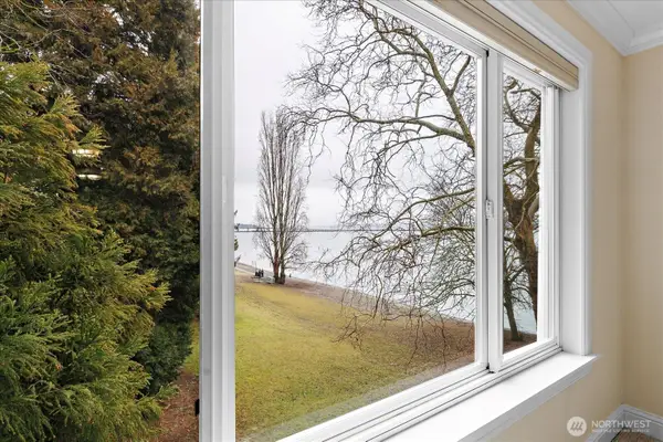 1810 43rd Avenue E #301, Seattle, WA 98112