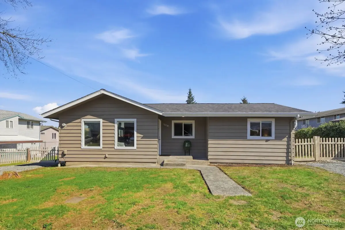 12210 1st Avenue Sw, Burien, WA 98146 - #1