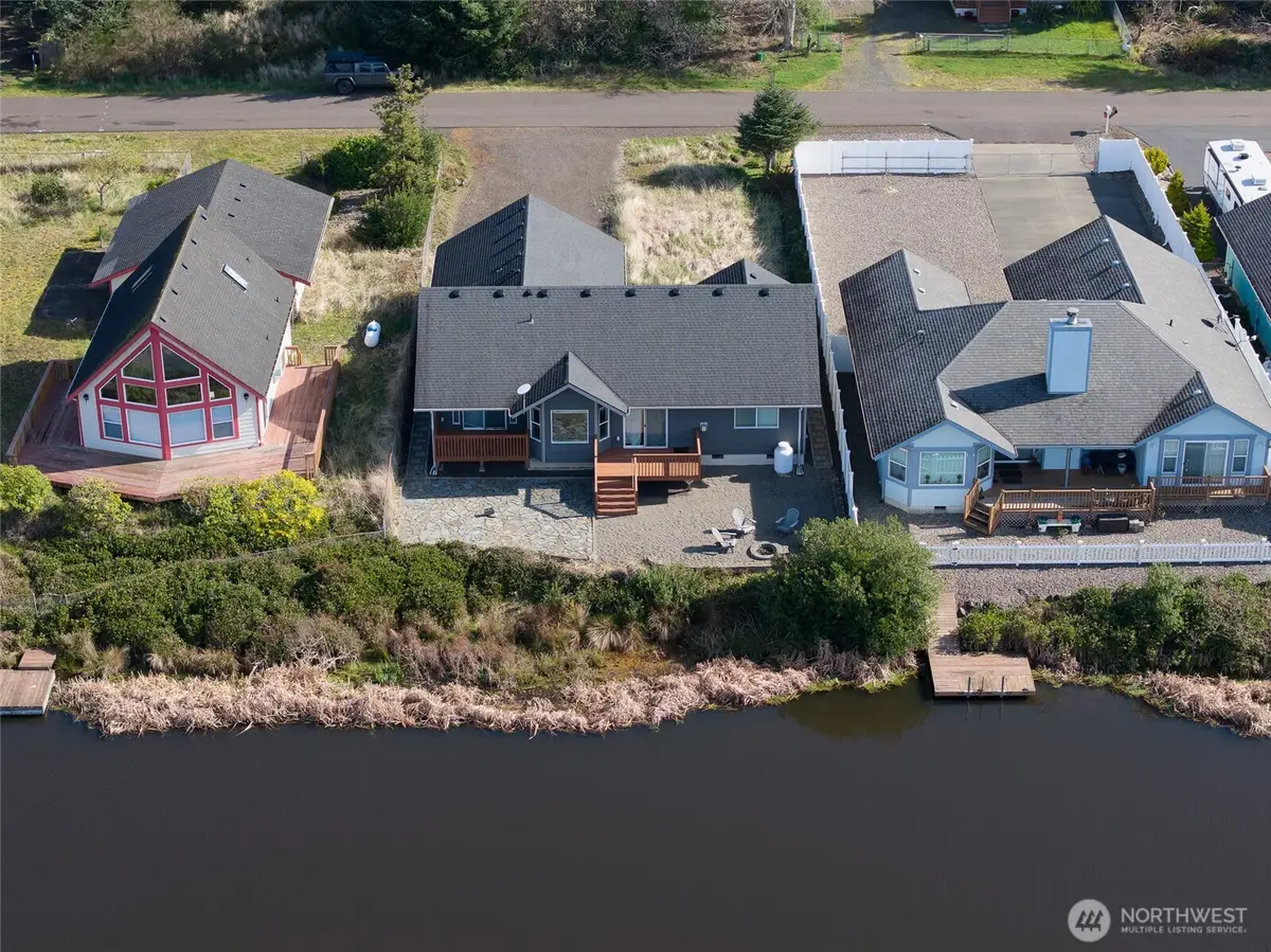 673 Island Circle Se, Ocean Shores, WA 98569 - #1