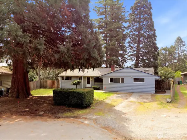 1409 N 135th Pl, Seattle, WA 98133