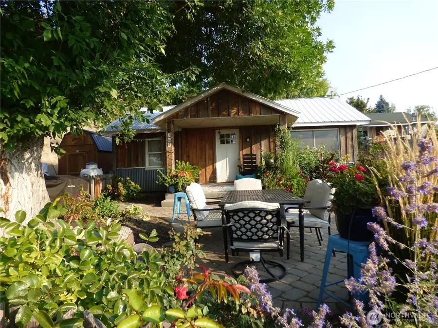 304 Pearl Street, Pateros, WA 98846 - #3