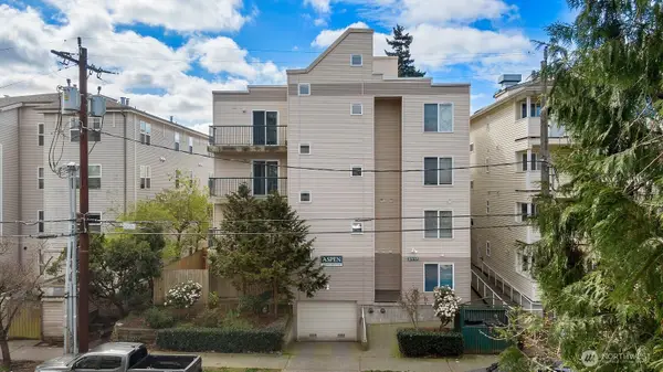 2117 N 107th Street #402, Seattle, WA 98133