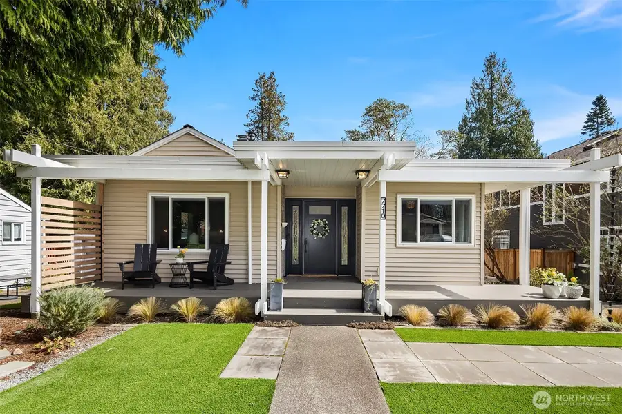 7710 32nd Avenue Ne, Seattle, WA 98115 - #2