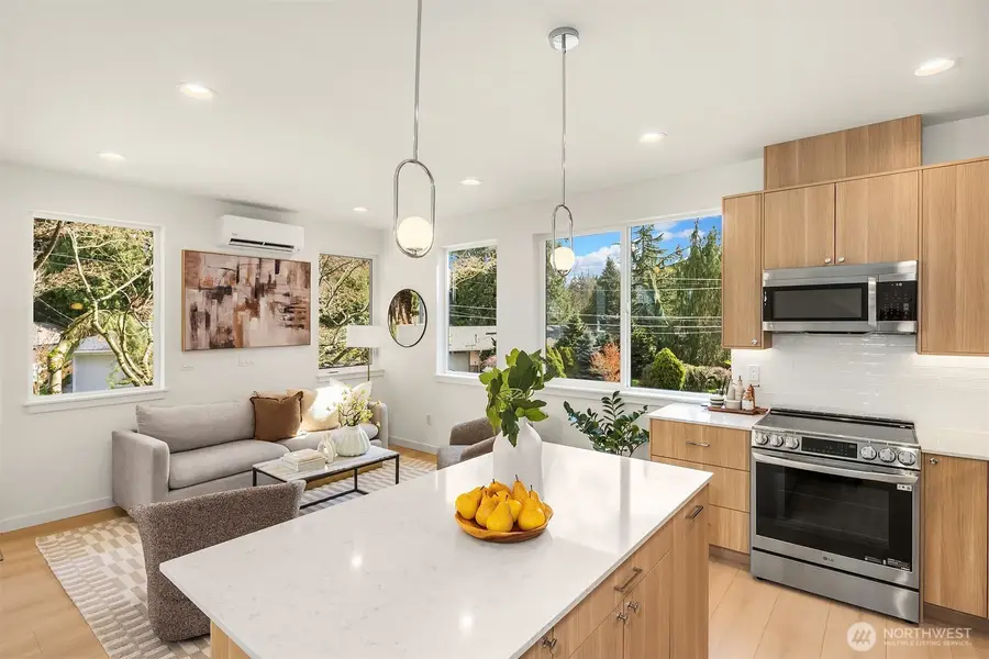 10829 11th Avenue Ne, Seattle, WA 98125 - #2