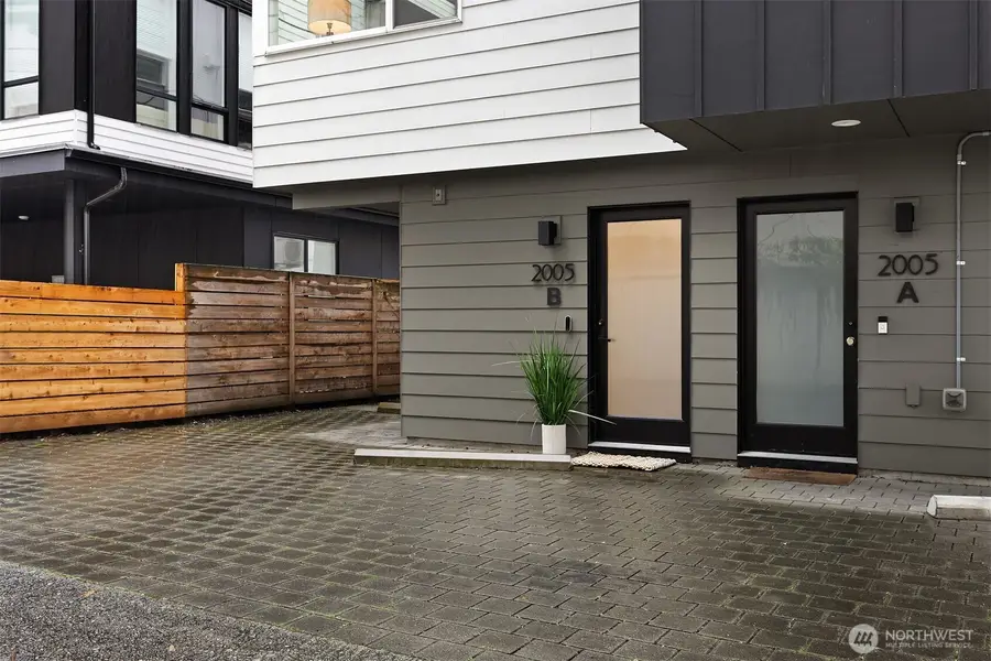2005 Dexter Avenue N #B, Seattle, WA 98109 - #2