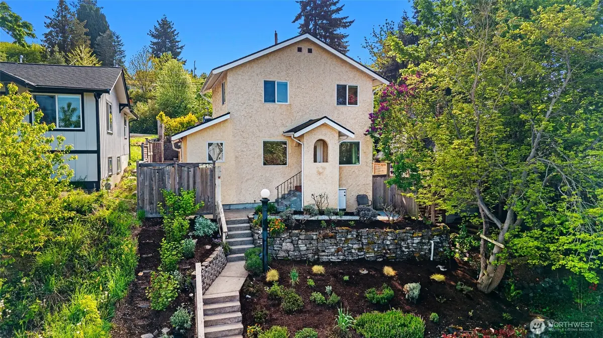 5620 38th Avenue Sw, Seattle, WA 98126 - #1