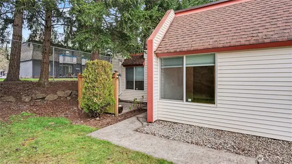 14600 SE 176th Street #J5, Renton, WA 98058