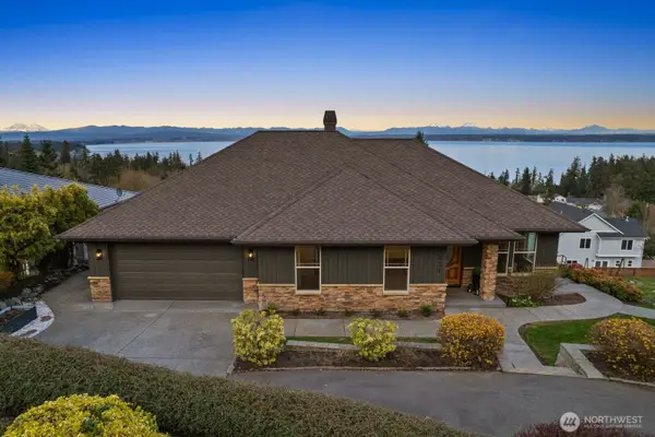 1021 Lightning Way, Camano Island, WA 98282