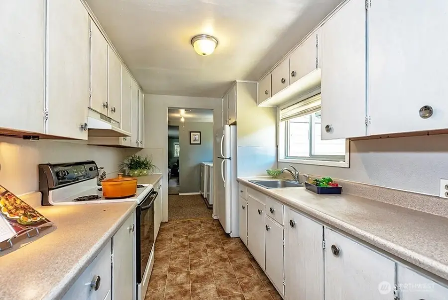 22910 Edmonds Way, Edmonds, WA 98020 - #2