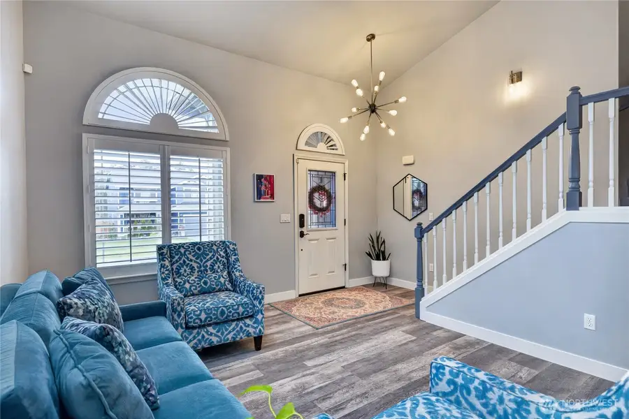 1031 Cove View Cir., Oak Harbor, WA 98277 - #2