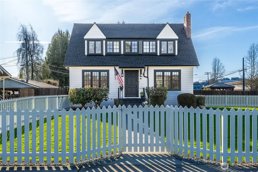 926 Lewis Avenue, Sumner, WA 98390 - #2