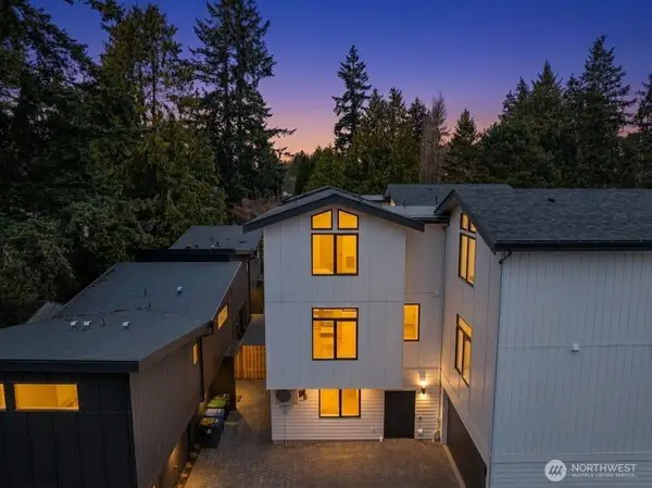 14033 Densmore Avenue N, Seattle, WA 98133