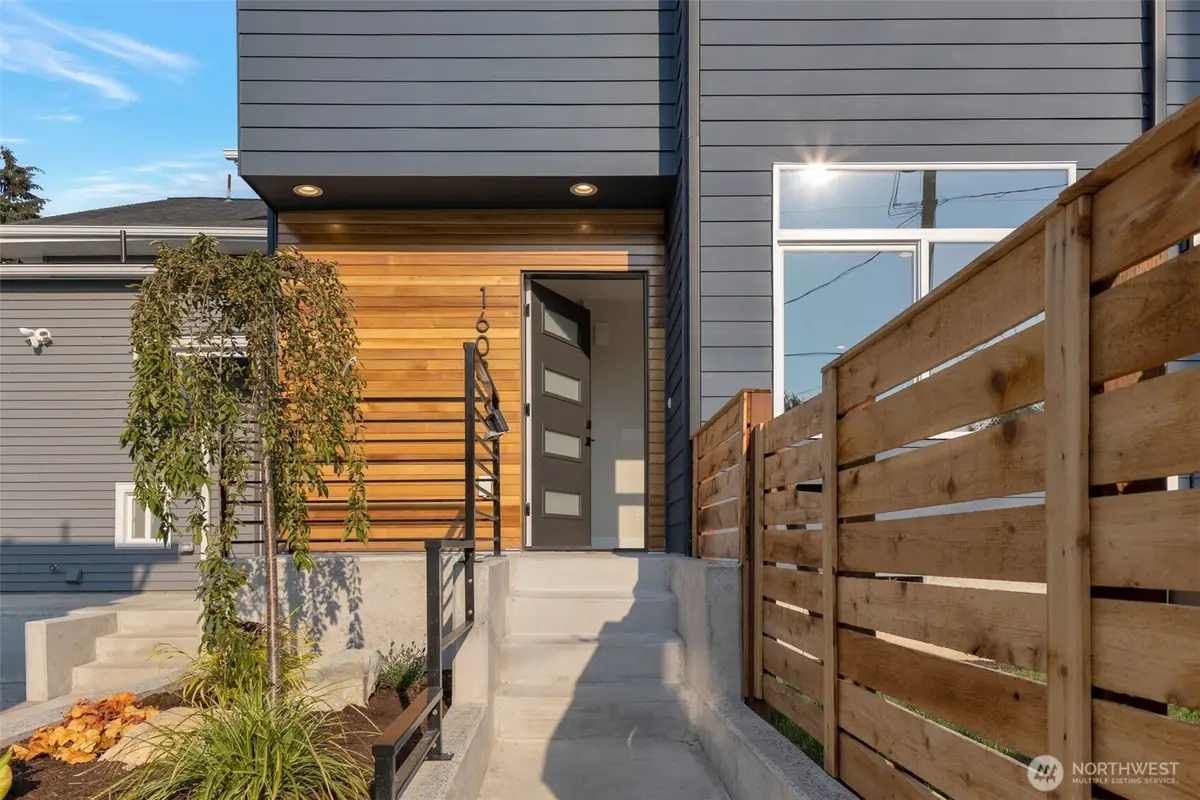 1603 SW Kenyon Street, Seattle, WA 98106 - #1