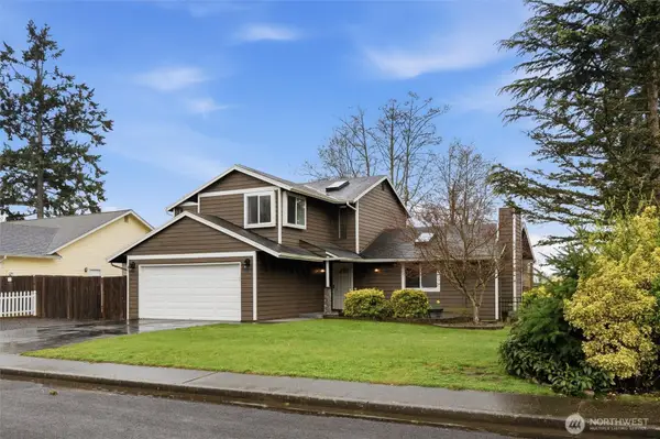 19855 Stavanger Loop Ne, Poulsbo, WA 98370