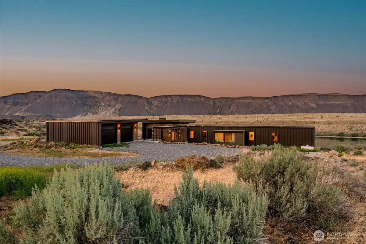 671 Ravens Home Lane, Malaga, WA 98828 - #1