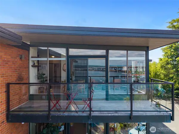 2360 43rd Ave E #404, Seattle, WA 98112