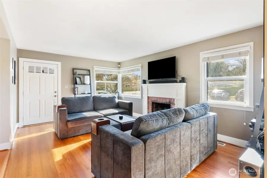 10010 13th Avenue Nw, Seattle, WA 98177 - #2