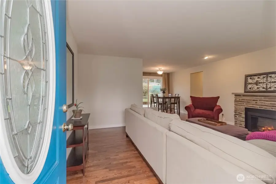 1060 Lynnwood Avenue Ne, Renton, WA 98056 - #3