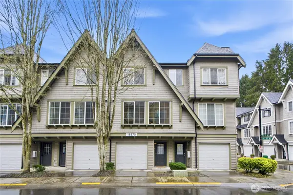 18275 NE 97th Way #103, Redmond, WA 98052