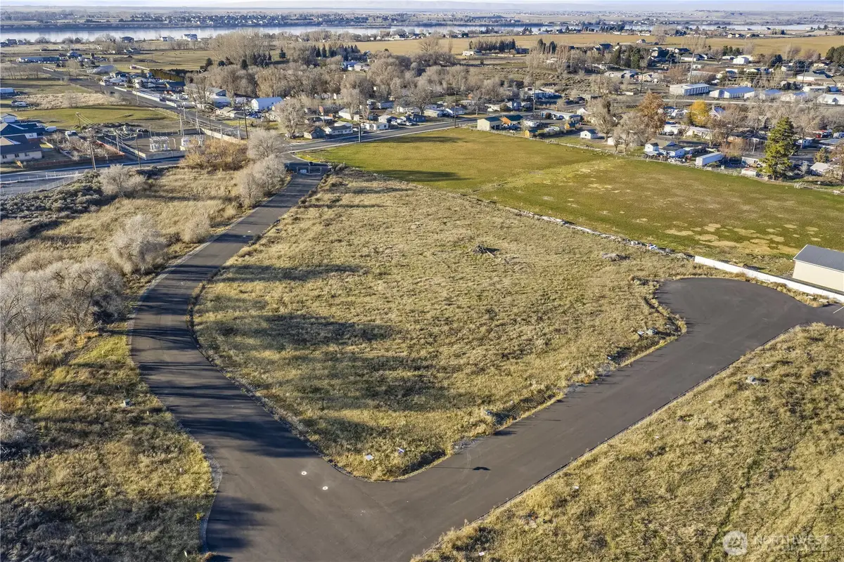 8 Valley Road Ne #Lot 8, Moses Lake, WA 98837 - #1