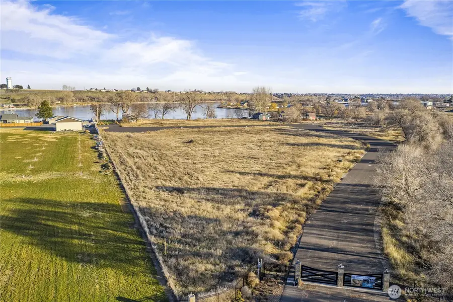 14 Valley Road Ne #Lot 14, Moses Lake, WA 98837 - #2