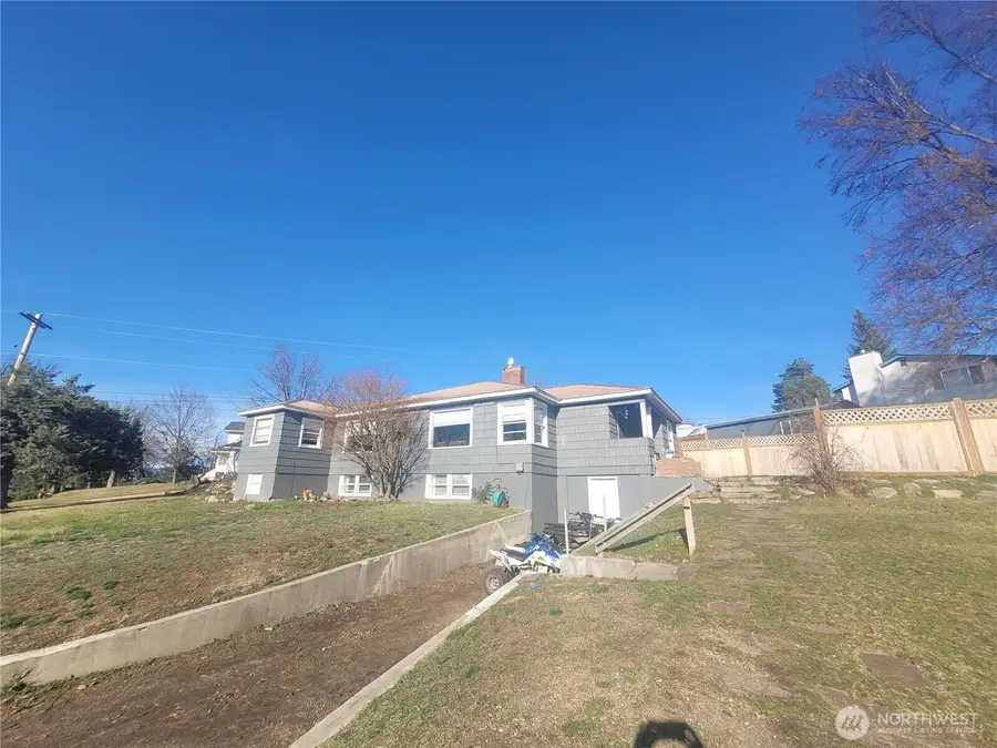 109 Antwine Avenue S, Tonasket, WA 98855 - #2