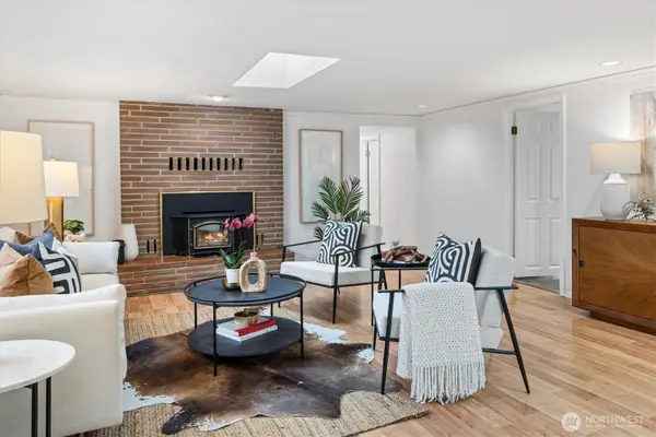 10044 12th Avenue Nw, Seattle, WA 98177